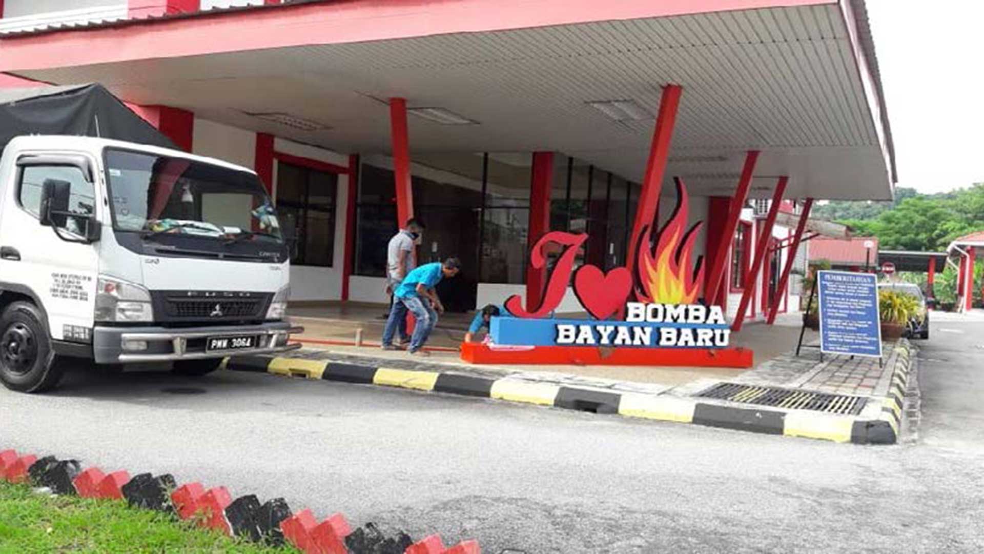 Dufu becomes Bayan Baru Fire Service’s corporate partner